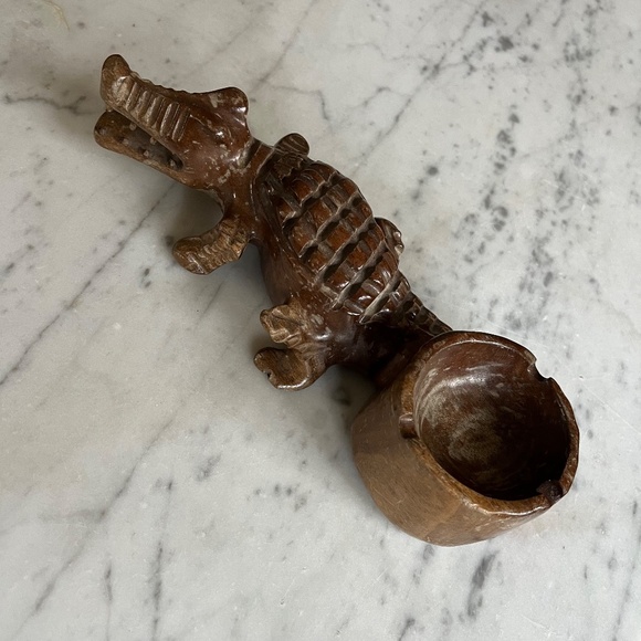 Vintage Wood Carved Crocodile / Alligator Ashtray - Picture 6 of 7